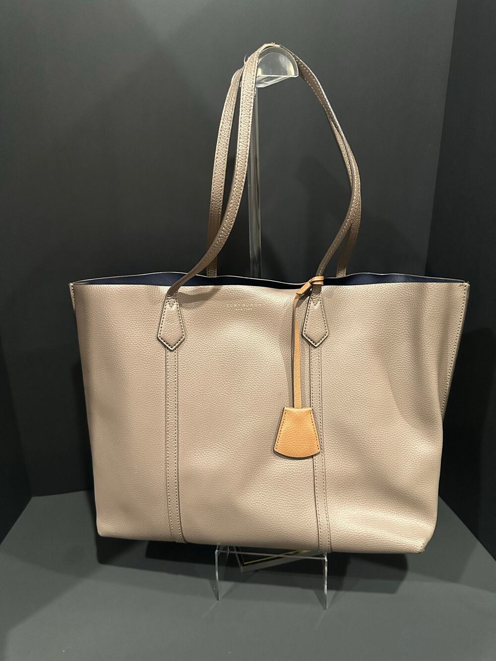 Tory Burch Taupe Pebbled Leather Large Tote Bag Navy Interior